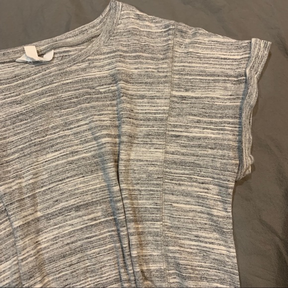 Athleta Heathered Gray Short Sleeve Woman’s Small - Picture 3 of 3